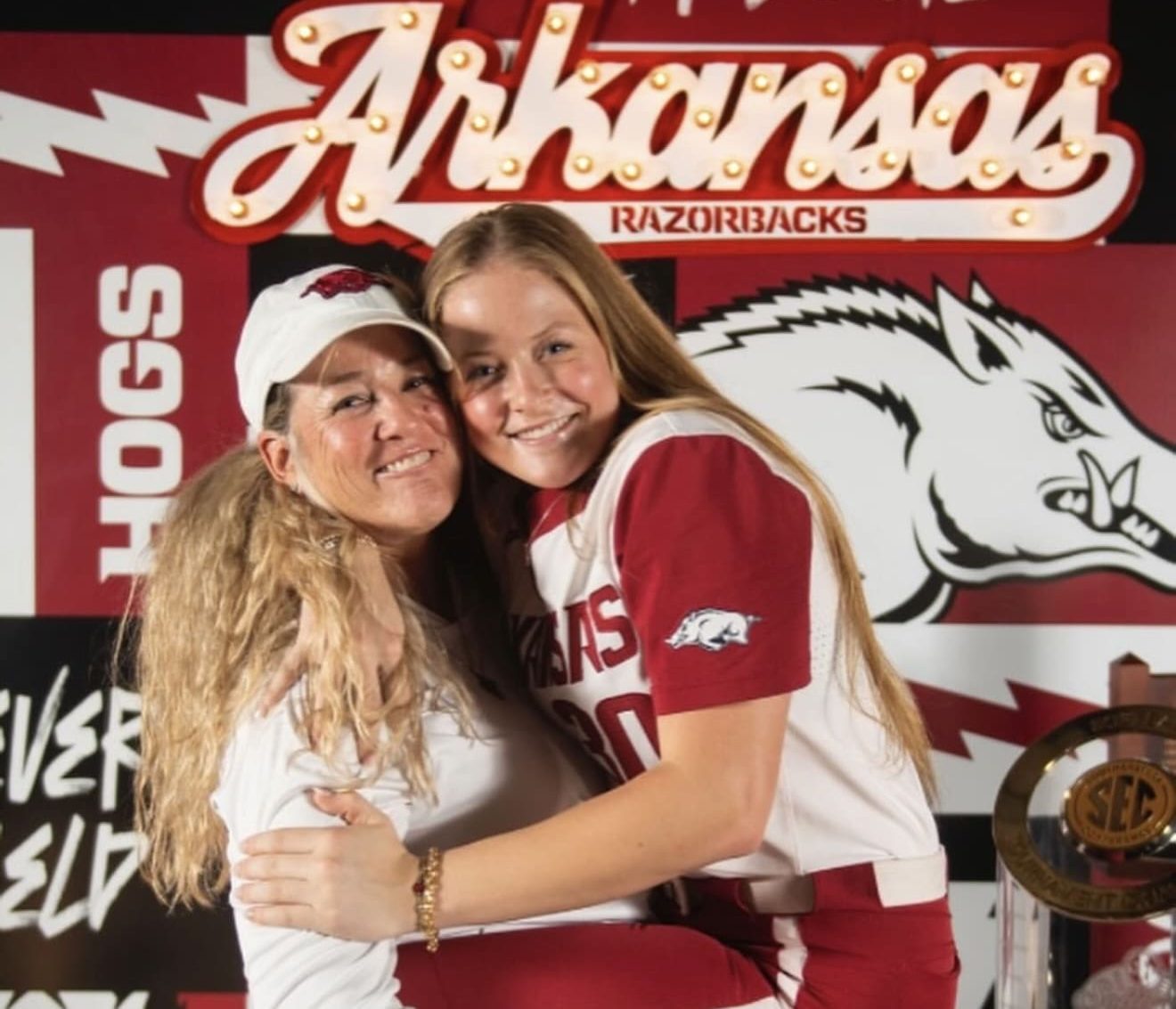 Dever-Boaz poses with her mother during a visit to the University of Arkansas, a reflection of years of commitment, discipline, and love.